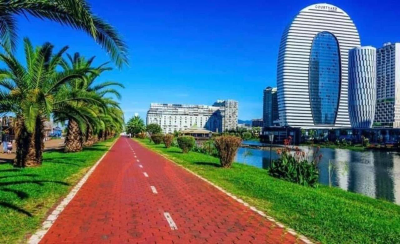 Lux Apartaments Batumi Exterior foto